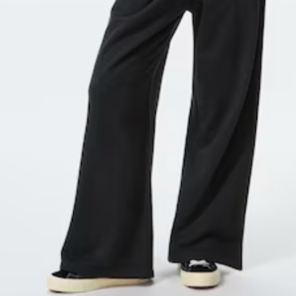 Uniqlo Black Wide Leg Pants - Picture 3 of 4